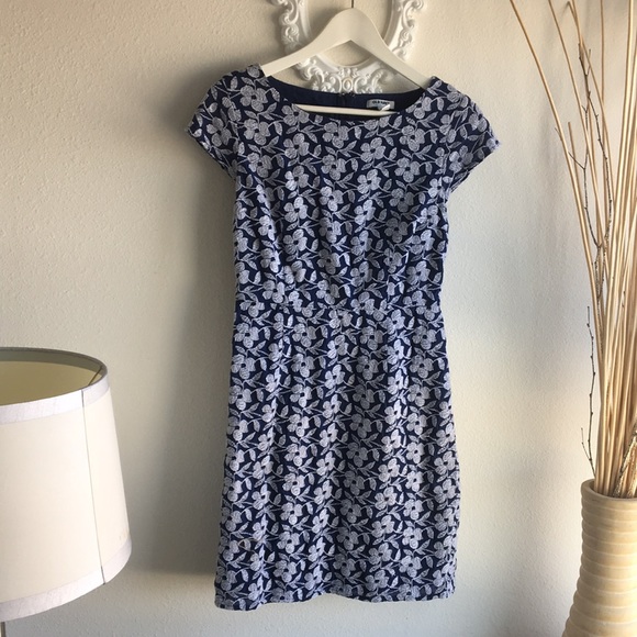 Old Navy Dresses & Skirts - Old navy flower navy dress